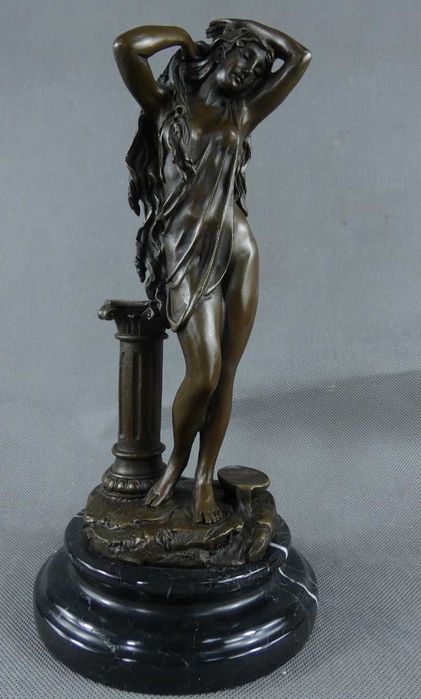 AKT Kobieta Bogini BRĄZ marmur figura RZEŹBA sygnowana 31 cm