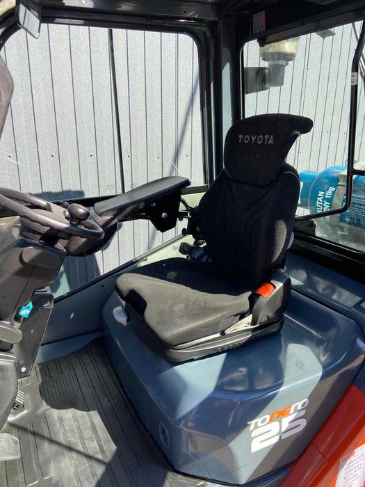 Газовий навантажувач TOYOTA 02-8FGF25, підйом-3.7м, 2018 рік, кабіна