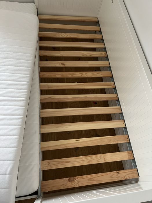 Łóżko IKEA Hemnnes + 2 materace