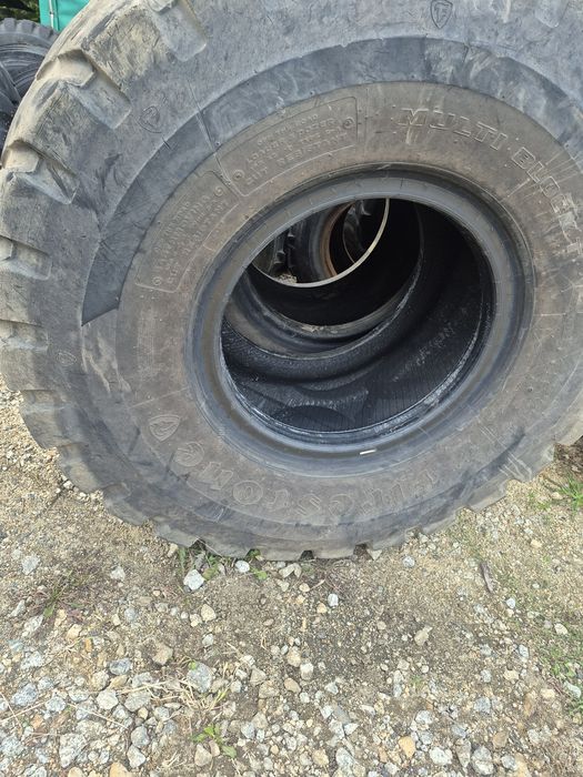 Opony 23,5 R25 firestone.