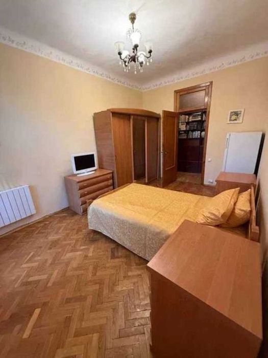 Продам 2-кімн. Павла Загребельного вул. 28, 63 м.кв. Сталінка! - View 2