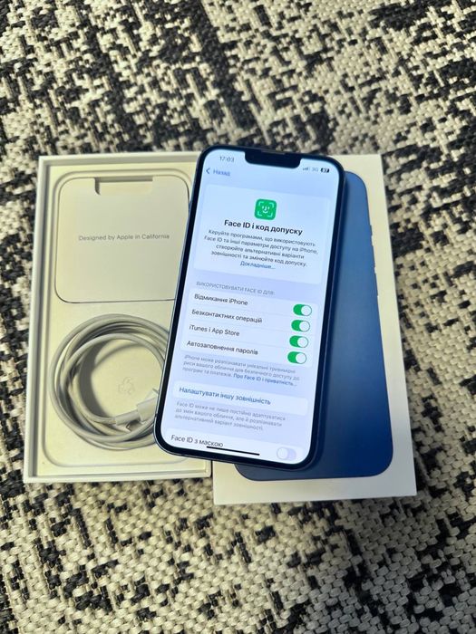 Продам айфон 13.