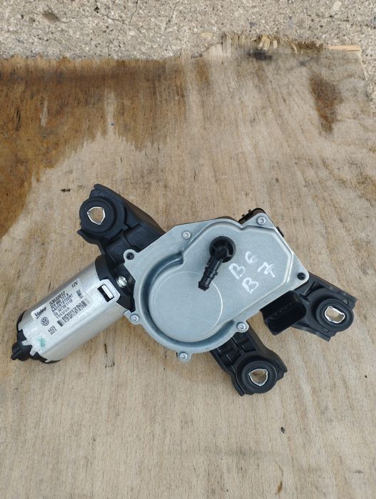 Моторчик заднего дворника Passat B6 B7