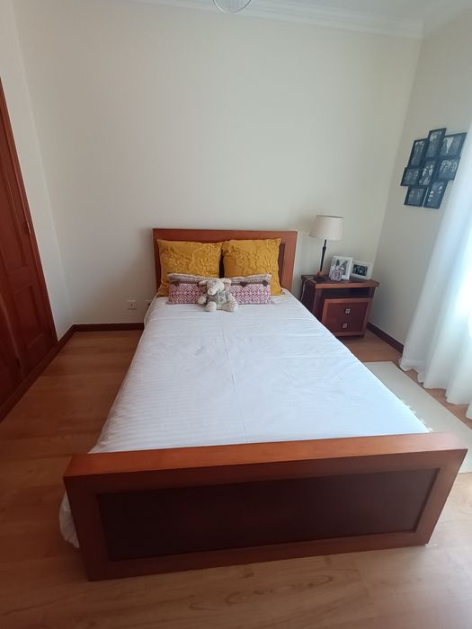 Vendo cama em bom estado