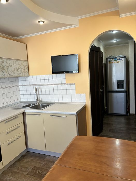 Центр міста,продам 2к квартиру, Лагунової 10, гарний стан.