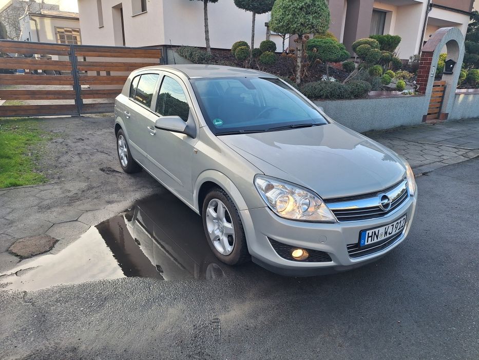 Astra 1.6 Opłacony, 5D, Klimatyzacja ,Ks Serw. Gotowy do jazdy!