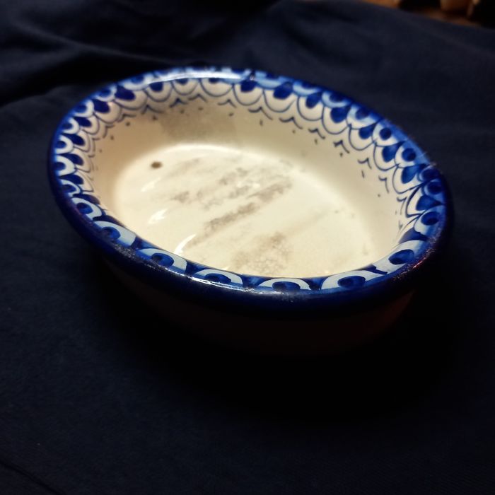 Saboneteira azul e branca