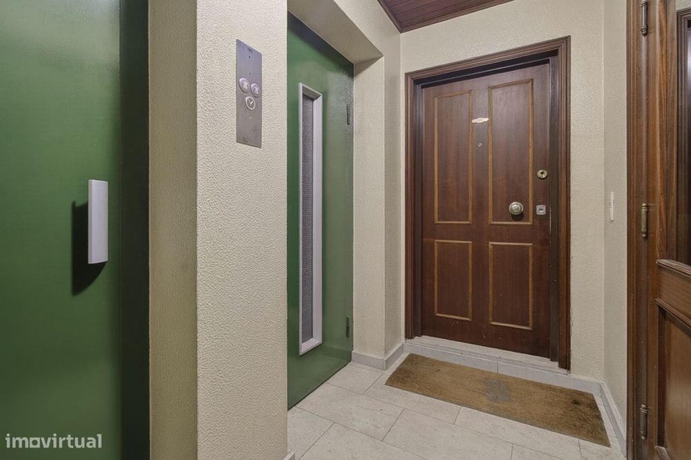Exclusivo Apartamento T5 com 200 m²  Centro de Mafamude, V.N. Gaia