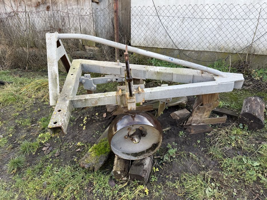 Плуг 2 корпусний