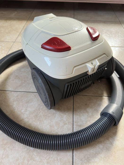 Aspirador kunft 700w