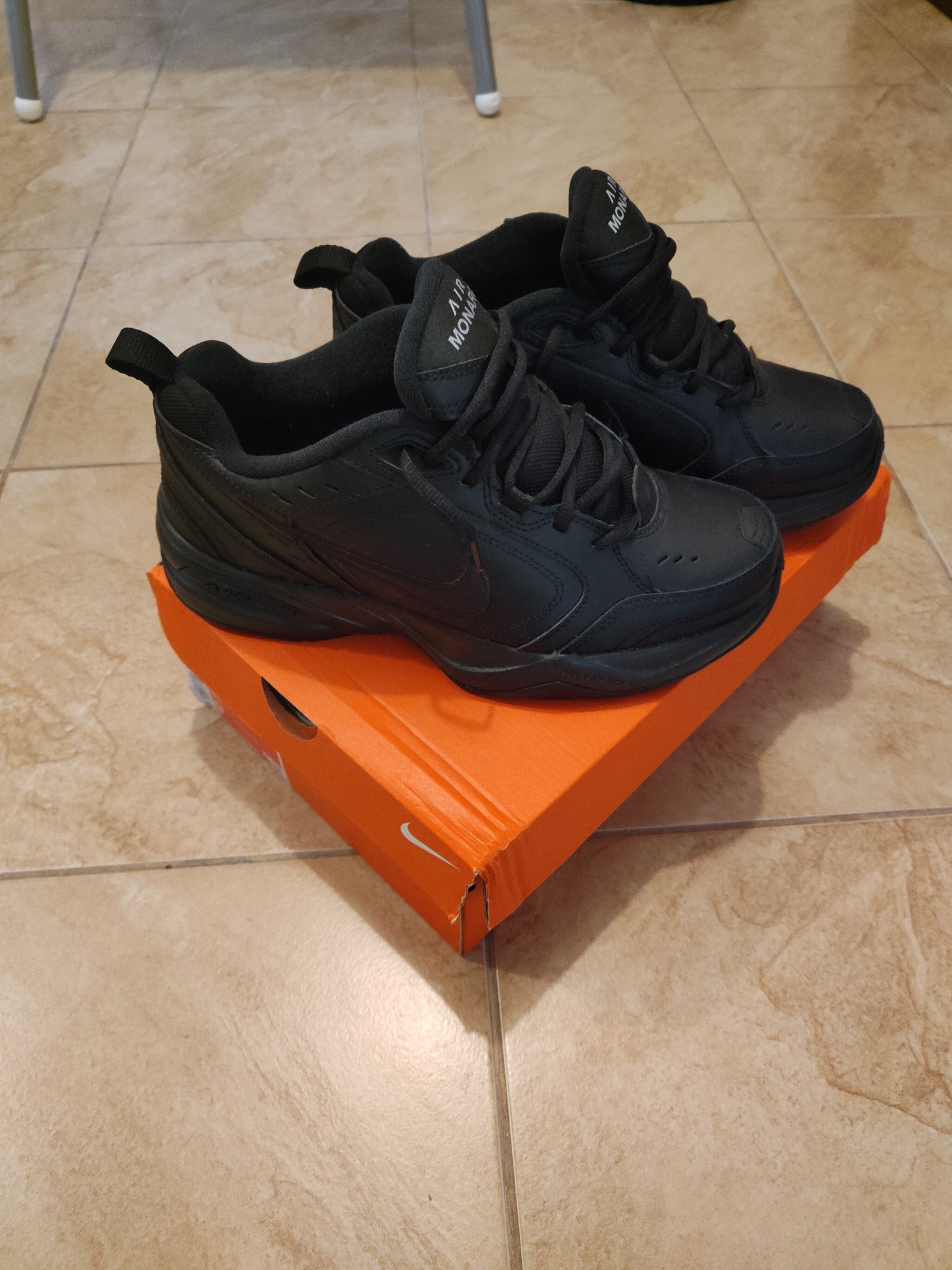 Buty Nike Air Monarch nowka kupione w Decathlon Kluczbork OLX.pl