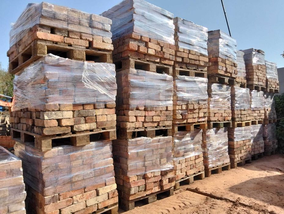 Cegła szamotowa, trwała, używana, duże ilości, szamot