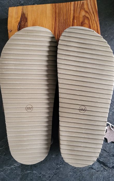 nowe klapki Cushionaire r 38
Rozmiar 38.