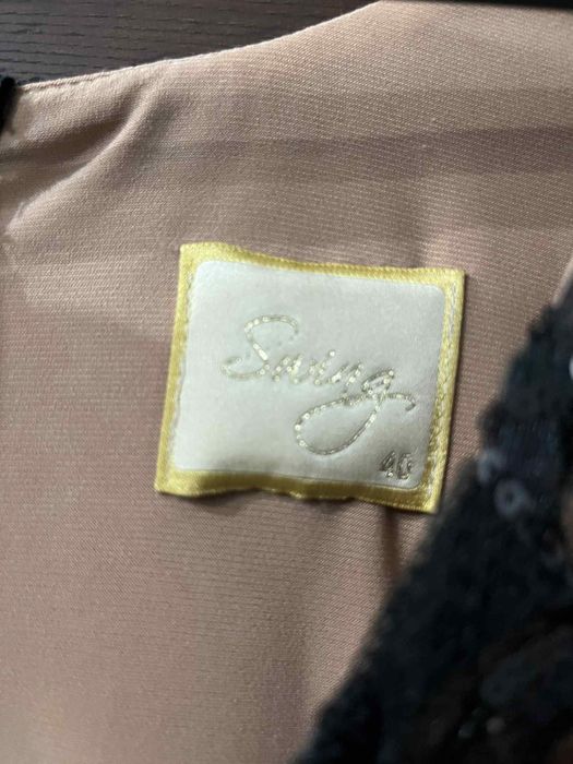 Elegancka koronkowa sukienka