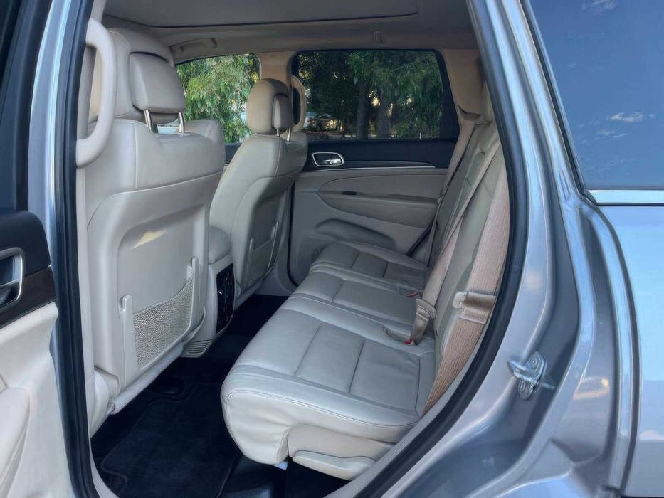 Jeep Grand Cherokee      2016