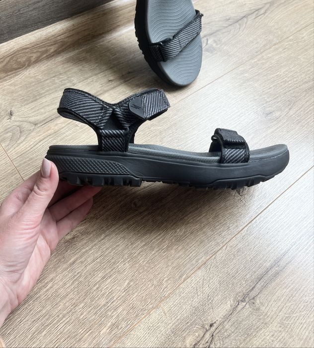 Босоніжки сандалі Skechers US 9 39 р. 26 см