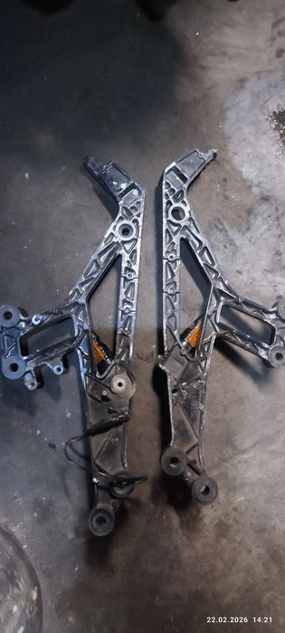 Підніжки до мотоцикла дукаті монстер