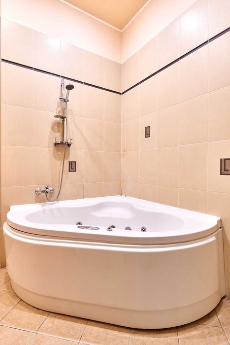 3 к Майдан, Софіївська площа, поряд Хрещатик