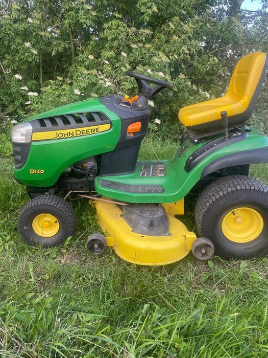 John Deere D140 (kosiarka, traktorek)