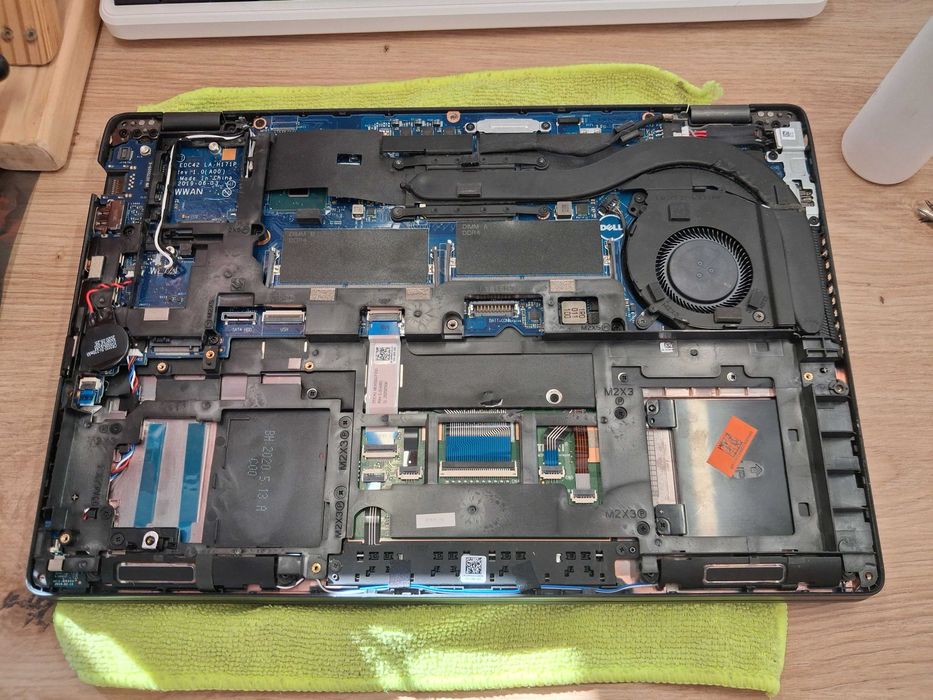 Dell latitude 5401 на запчастини