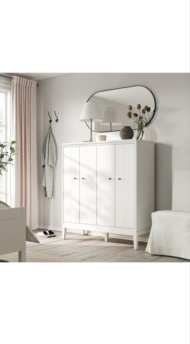 Armário com portas dobráveis