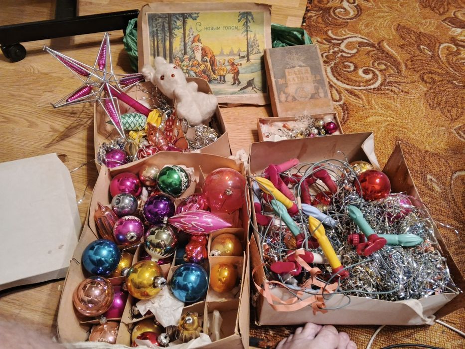 Ёлочные  игрушки