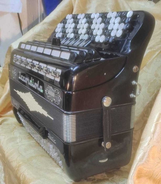 Accordiola Super , 3a voz , só 9.5 kg