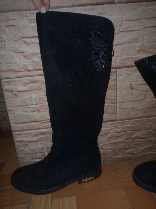 Чоботи високі ,взуття жіноче зимове.
