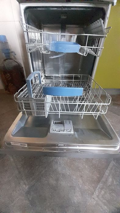 Продам окремостоячу посудомийну машину Bosch 60 см.