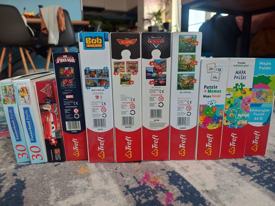 Zestaw 11 opakowań puzzli