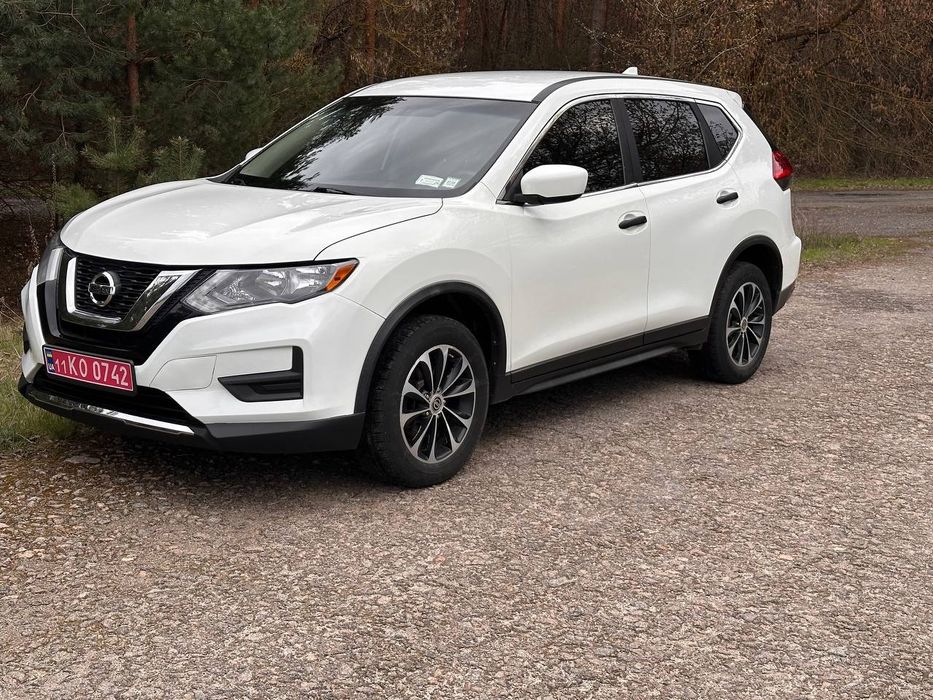 Nissan Rogue 2017 року