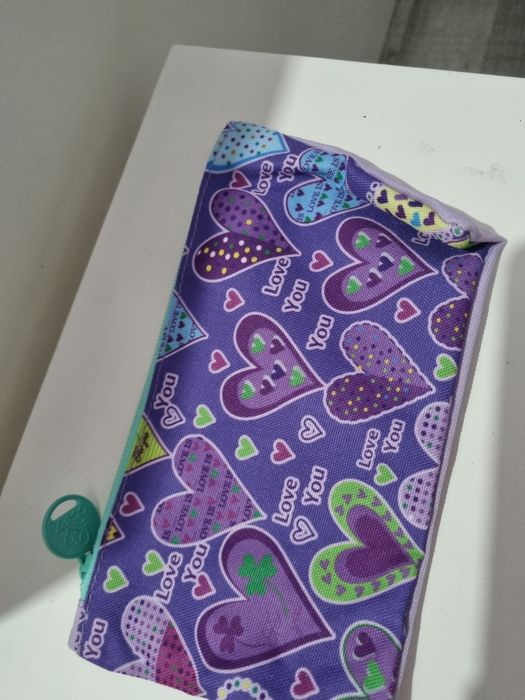 Mochila nova com estojo