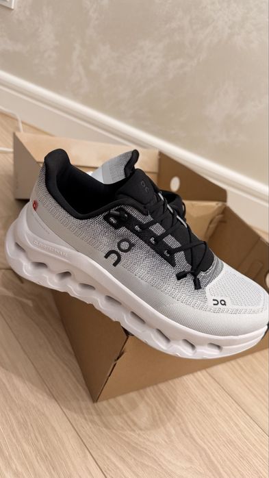 Кросівки,жиночі кросівки,взуття