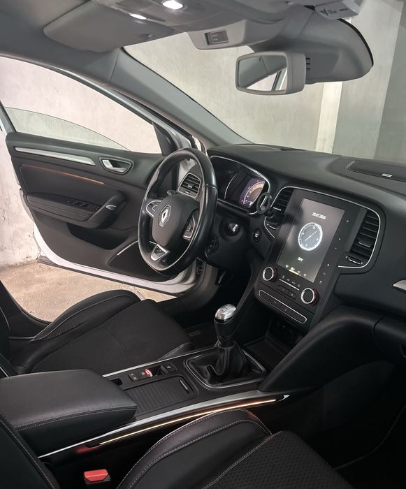 RENAULT MEGANE (Bose edition)