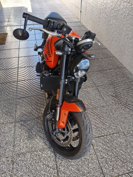 Triumph Trident 660