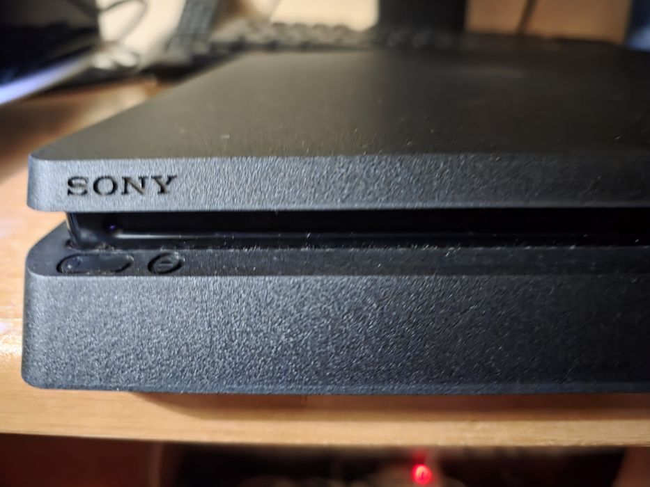 PS4 SLIM 500 GB.