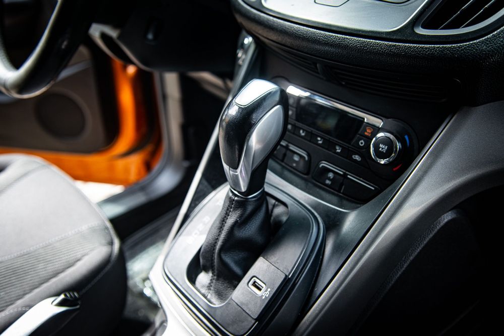 Ford Kuga 2015, дизель 2 л.