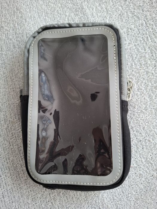 Etui, futerał, pokrowiec do telefonu, do biegania na ramię.