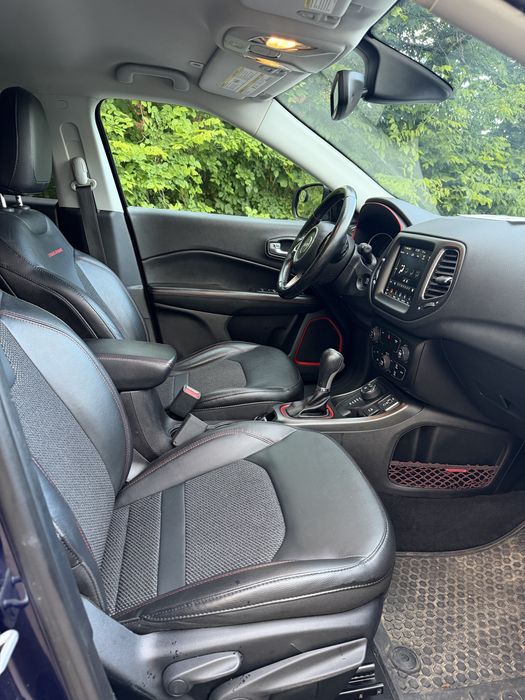 Продам Jeep Compass Trailhawk