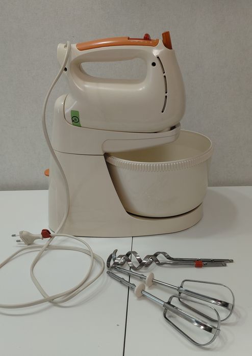 Блендер Philips HR 1538