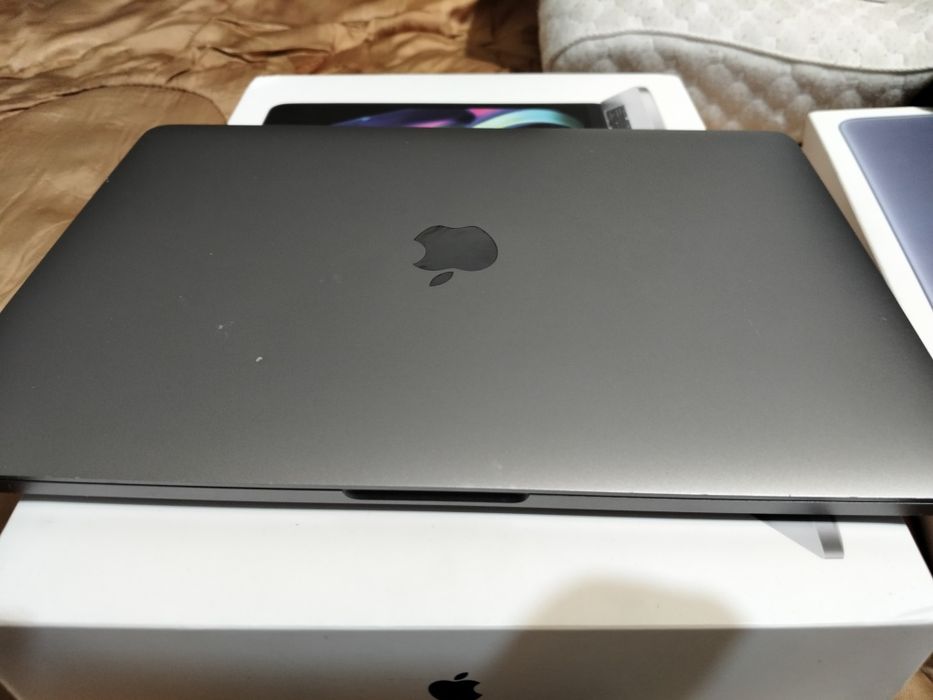 Продам Mac book pro