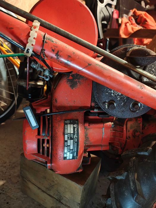 Kosiarka MF 70 silnik