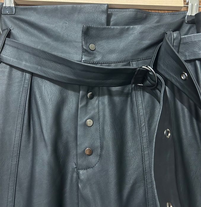 Spodnie czarne imitacja skóry