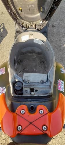 Продам скутера дуже хороший стан сів і поїхав комплект задня резина