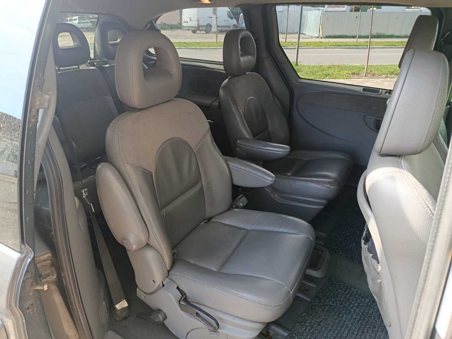 Chrysler Grand Voyager 2004 2,8AT. Добрий стан.