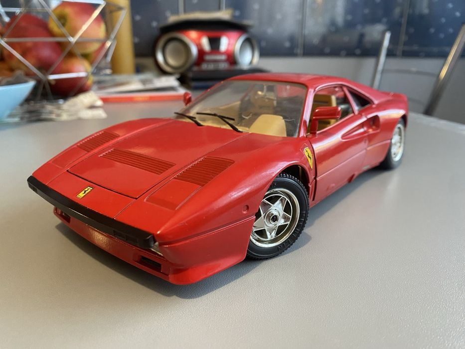 Ferrari 288 GTO 1:18 Bburago Made in Italy