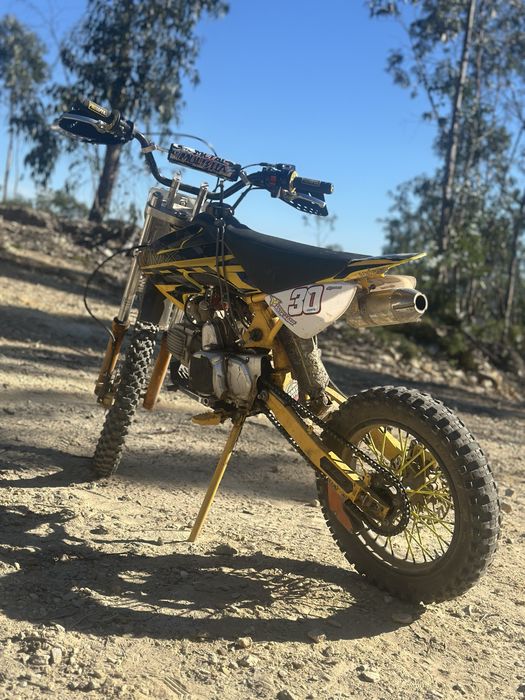 Pit Bike 110cc de Monte – Amarela/Preta 17/14