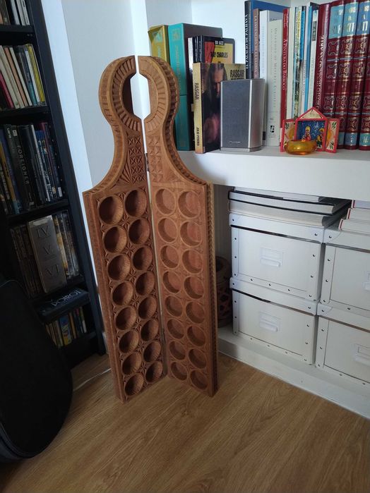 Elemento de decoração em madeira rustica trabalhada. Multifuncional