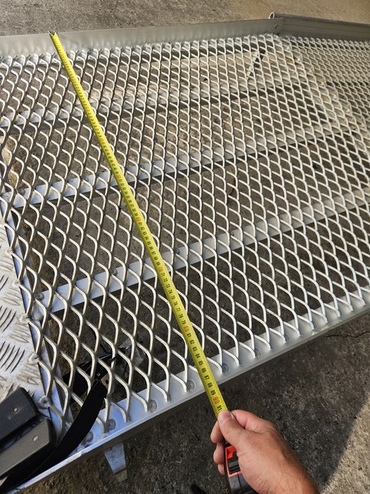 Пандус, трап або платформа для завантаження інвалідних візків