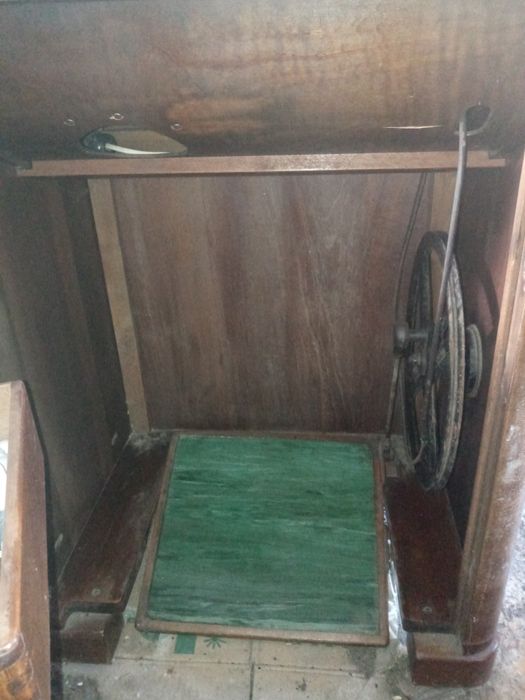 Швейная машинка PANNONIA